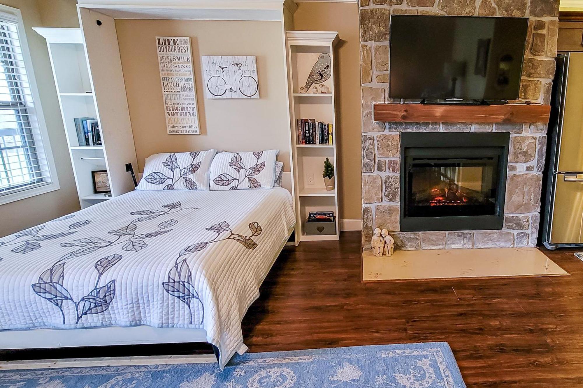 Little River Loft & Riverfront Gem Townsend Habitación foto